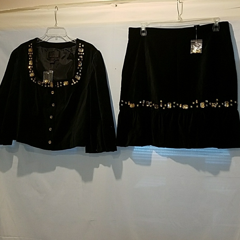 Velvet embellished jacket and skit set